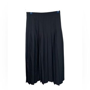 Betty Z Elegant Black Pleated Skirt